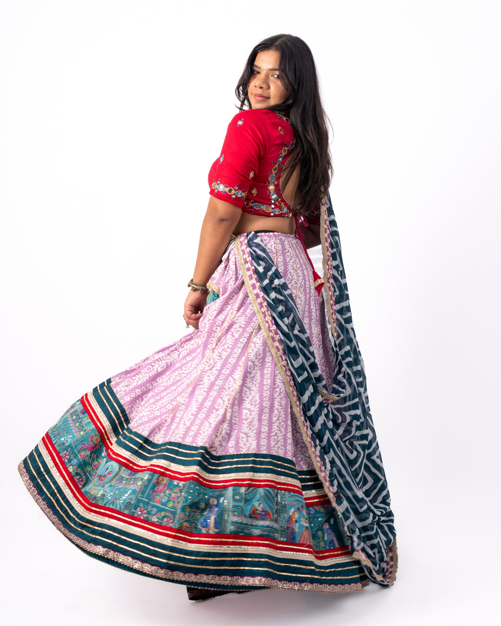 Raas Gulabi Leher Chaniya Choli